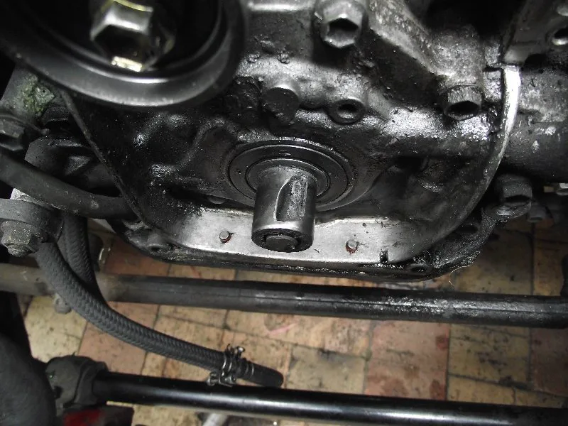 Crankshaft snout with a visibly damaged keyway and the pulley removed